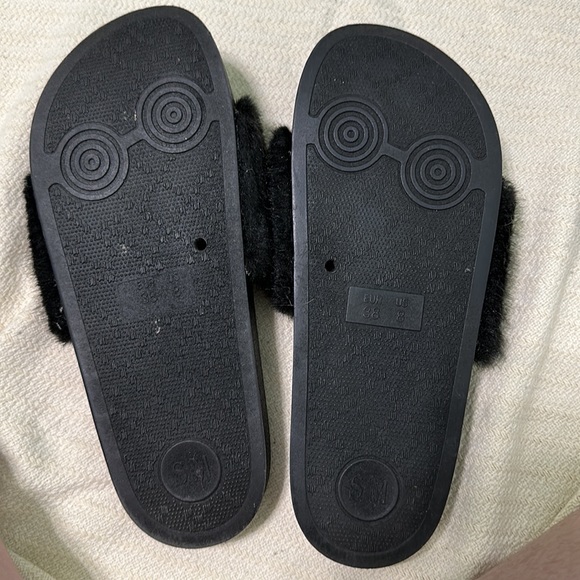 STEVE MADDEN FAUX FUR SLIDES - Picture 5 of 5